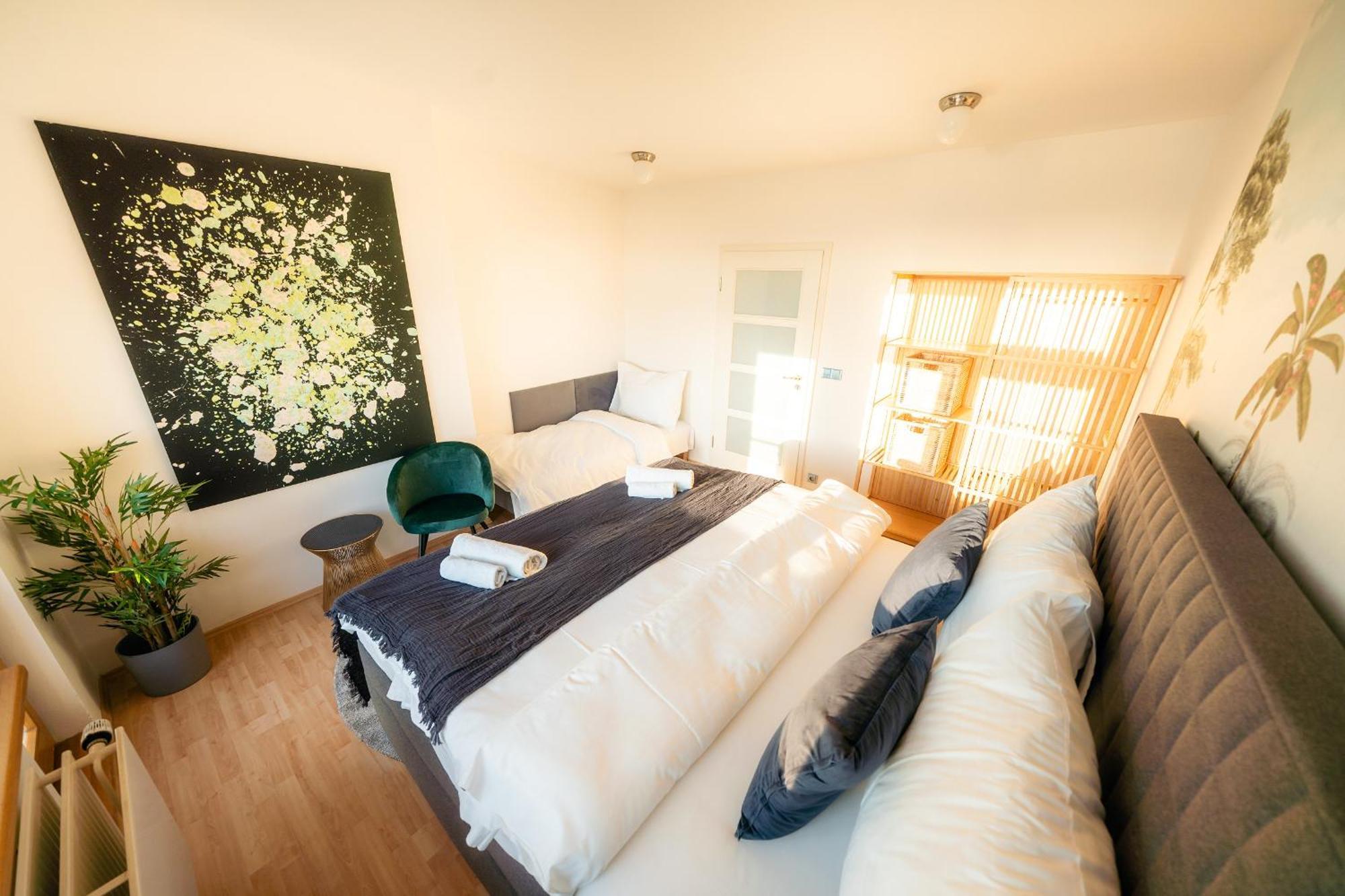 A/c Lux Rooftop 6br+3.5bath Wenceslas Square * Praga